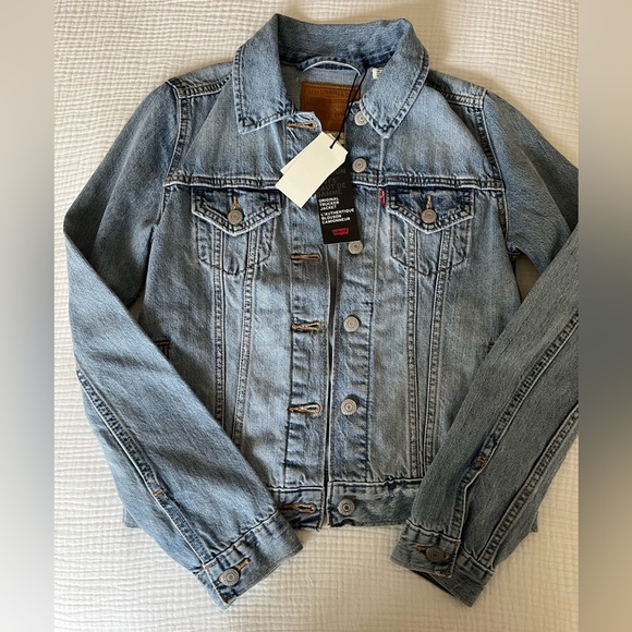 BNWT Levi's Original Trucker Jacket, Size XS - Picture 2 of 2